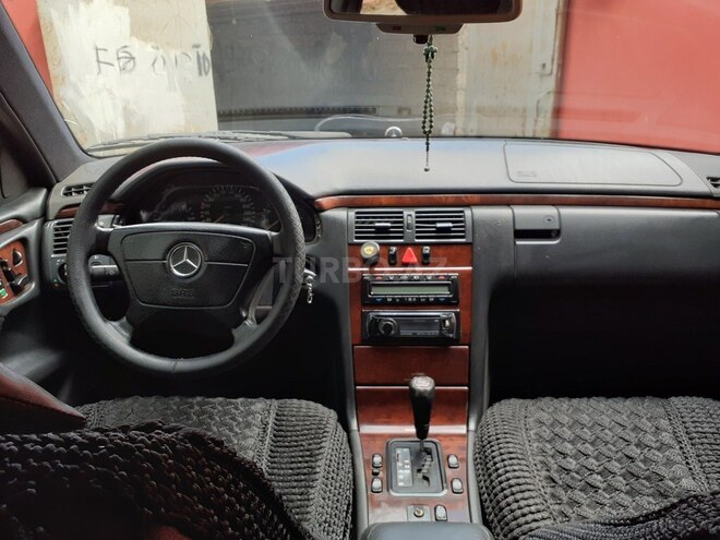 Mercedes E 320 1995, 580,000 km - 3.2 l - Bakı