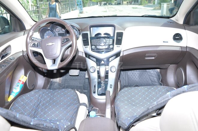 Chevrolet Cruze 2013, 186,523 km - 1.4 л - Şirvan