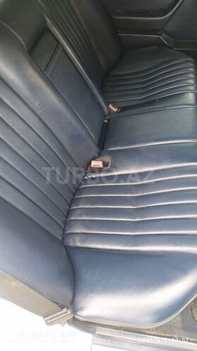 Mercedes E 250 1990, 290,000 km - 2.5 l - Bakı