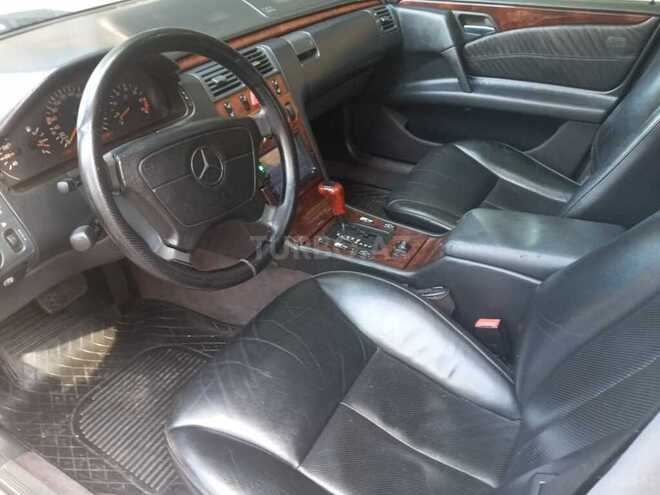Mercedes E 280 1997, 303,000 km - 2.8 l - Bakı