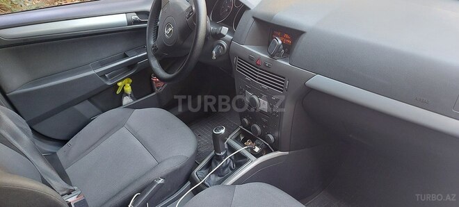 Opel Astra 2006, 217,000 km - 1.3 l - Bakı