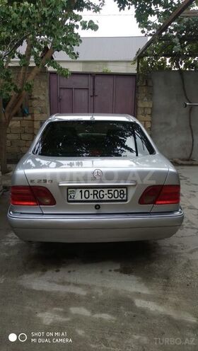 Mercedes E 230 1996, 418,000 km - 2.3 л - Bakı