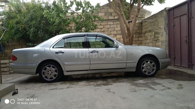 Mercedes E 230 1996, 418,000 km - 2.3 л - Bakı