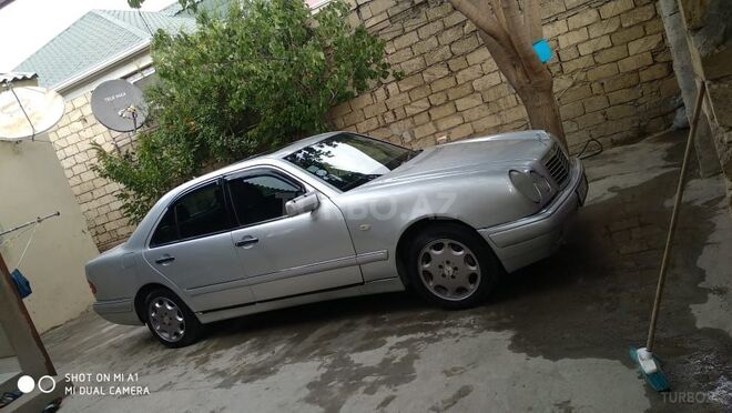 Mercedes E 230 1996, 418,000 km - 2.3 л - Bakı