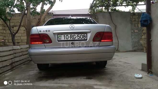 Mercedes E 230 1996, 418,000 km - 2.3 л - Bakı