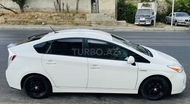 Toyota Prius 2013, 118,700 km - 1.8 l - Bakı