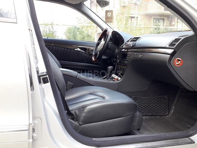 Mercedes E 320 2002, 332,000 km - 3.2 l - Bakı