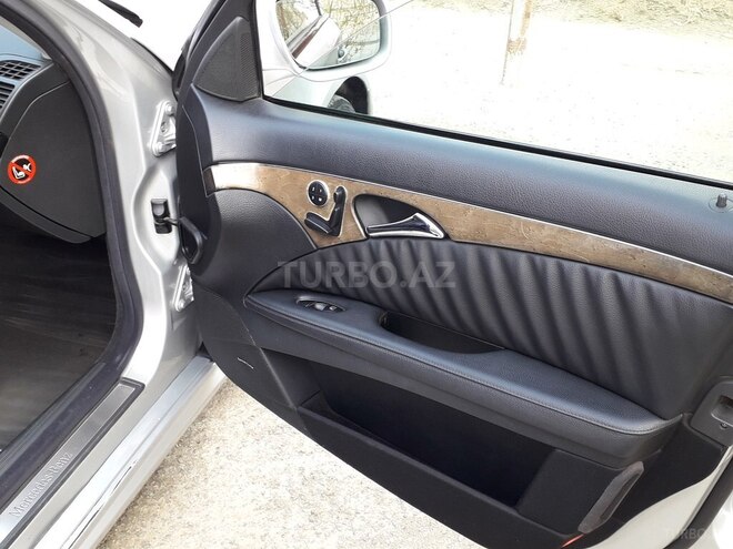 Mercedes E 320 2002, 332,000 km - 3.2 l - Bakı