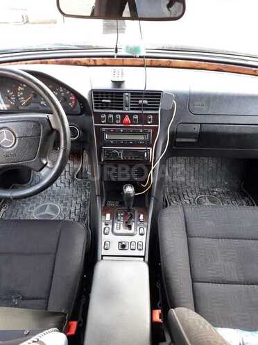 Mercedes C 220 1999, 254,302 km - 2.2 l - Bakı