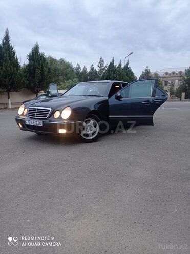 Mercedes E 240 2001, 280,000 km - 2.6 l - Sabirabad