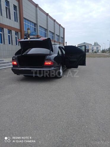 Mercedes E 240 2001, 280,000 km - 2.6 l - Sabirabad