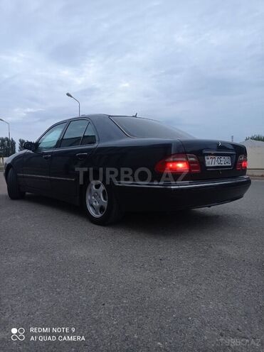 Mercedes E 240 2001, 280,000 km - 2.6 l - Sabirabad