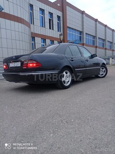 Mercedes E 240 2001, 280,000 km - 2.6 l - Sabirabad