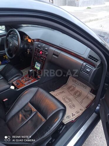 Mercedes E 240 2001, 280,000 km - 2.6 l - Sabirabad