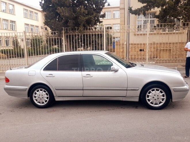 Mercedes E 240 2000, 314,000 km - 2.4 l - Bakı