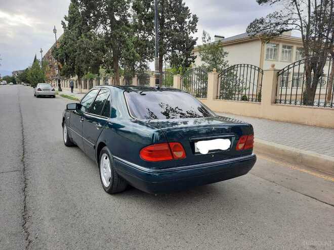 Mercedes E 240 1998, 265,000 km - 2.4 л - Gəncə