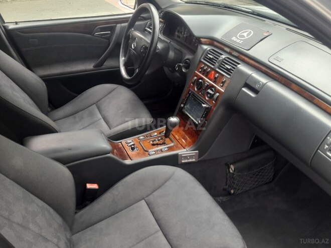 Mercedes E 240 2000, 314,000 km - 2.4 l - Bakı