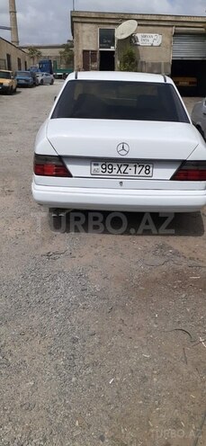 Mercedes E 200 1987, 300,000 km - 2.0 л - Bakı