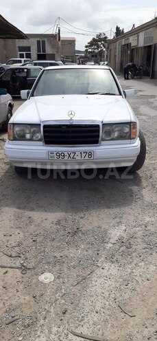 Mercedes E 200 1987, 300,000 km - 2.0 л - Bakı