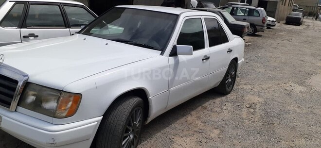 Mercedes E 200 1987, 300,000 km - 2.0 л - Bakı