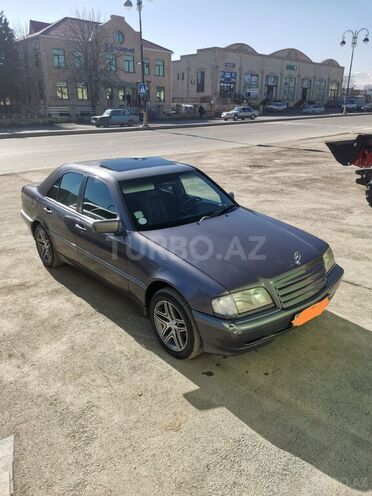 Mercedes C 180 1995, 424,000 km - 1.8 л - Quba