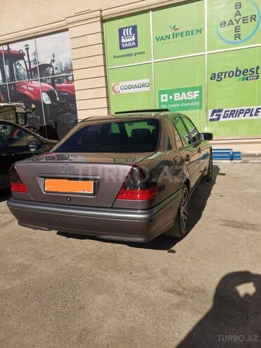 Mercedes C 180 1995, 424,000 km - 1.8 л - Quba