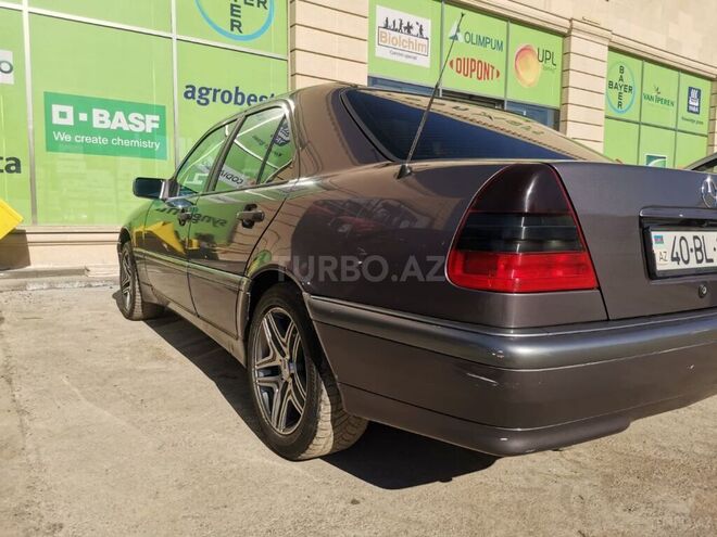 Mercedes C 180 1995, 424,000 km - 1.8 л - Quba
