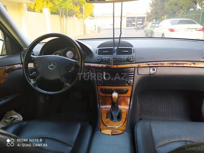 Mercedes E 320 2002, 218,000 km - 3.2 l - Bakı