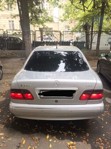 Mercedes E 220 2001, 272,000 km - 2.2 l - Bakı