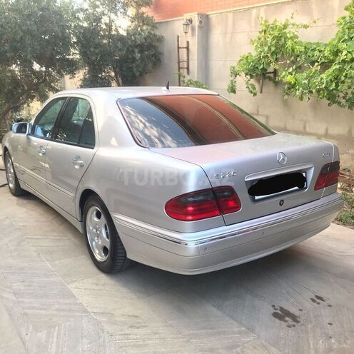 Mercedes E 220 2001, 272,000 km - 2.2 l - Bakı