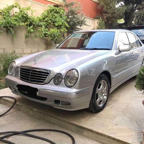 Mercedes E 220 2001, 272,000 km - 2.2 l - Bakı