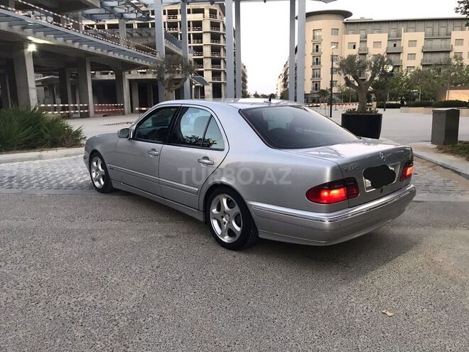 Mercedes E 220 2001, 272,000 km - 2.2 l - Bakı