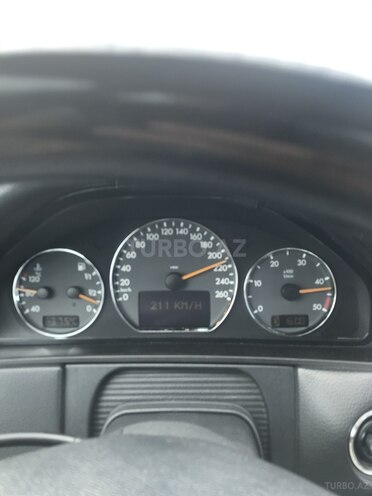 Mercedes E 220 2001, 272,000 km - 2.2 l - Bakı