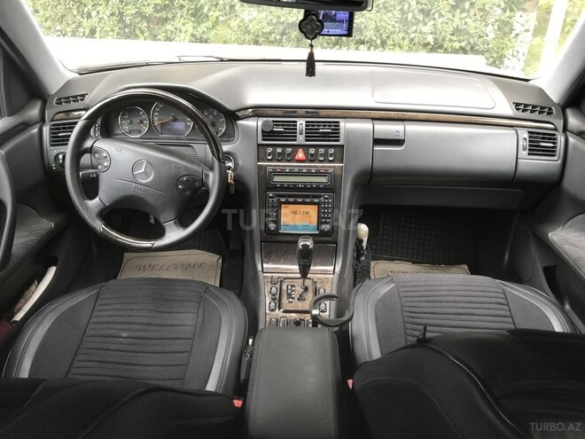 Mercedes E 220 2001, 272,000 km - 2.2 l - Bakı