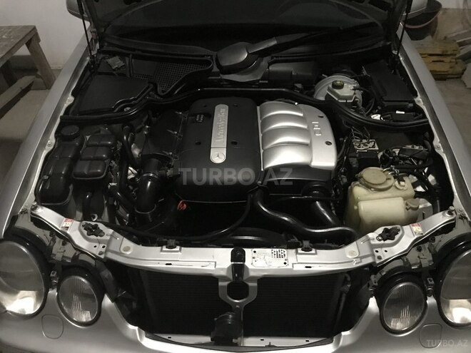 Mercedes E 220 2001, 272,000 km - 2.2 l - Bakı