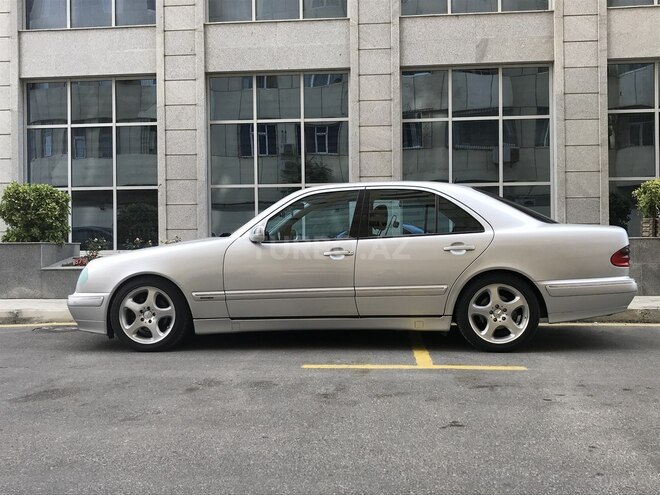 Mercedes E 220 2001, 272,000 km - 2.2 l - Bakı