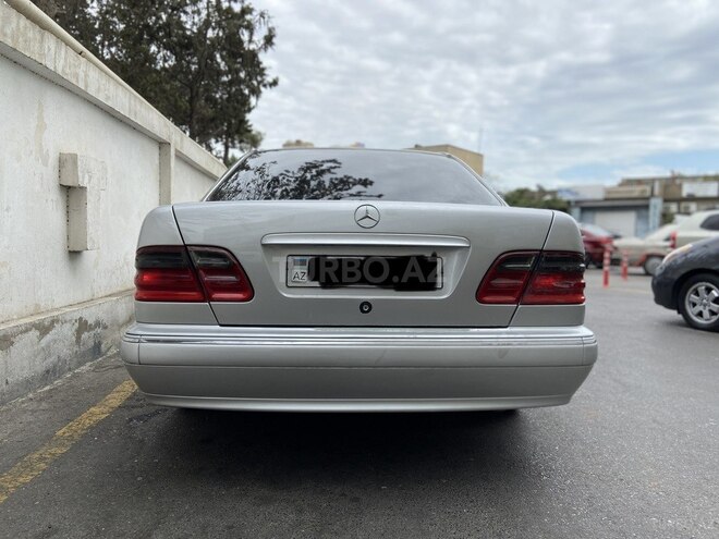 Mercedes E 220 2000, 422,689 km - 2.2 l - Bakı