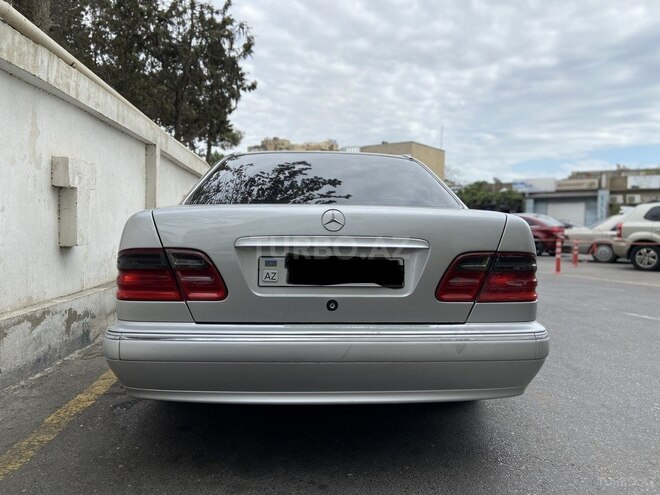 Mercedes E 220 2000, 422,689 km - 2.2 l - Bakı