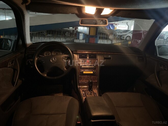 Mercedes E 220 2000, 422,689 km - 2.2 l - Bakı