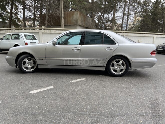 Mercedes E 220 2000, 422,689 km - 2.2 l - Bakı