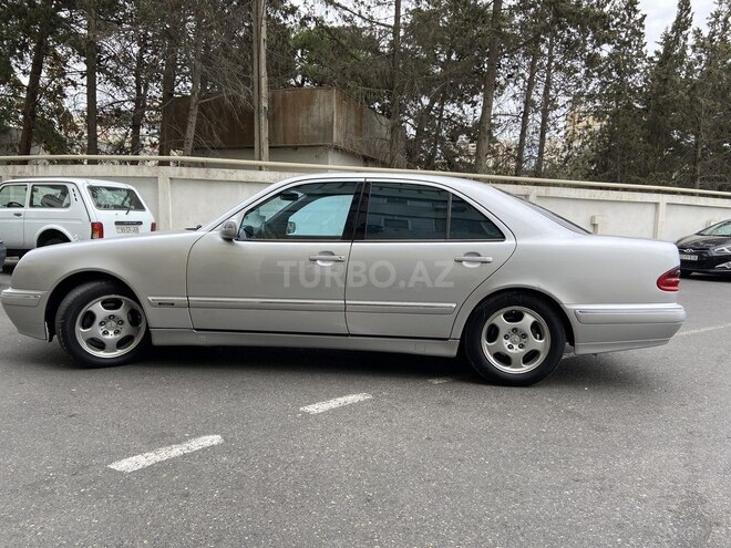 Mercedes E 220 2000, 422,689 km - 2.2 l - Bakı