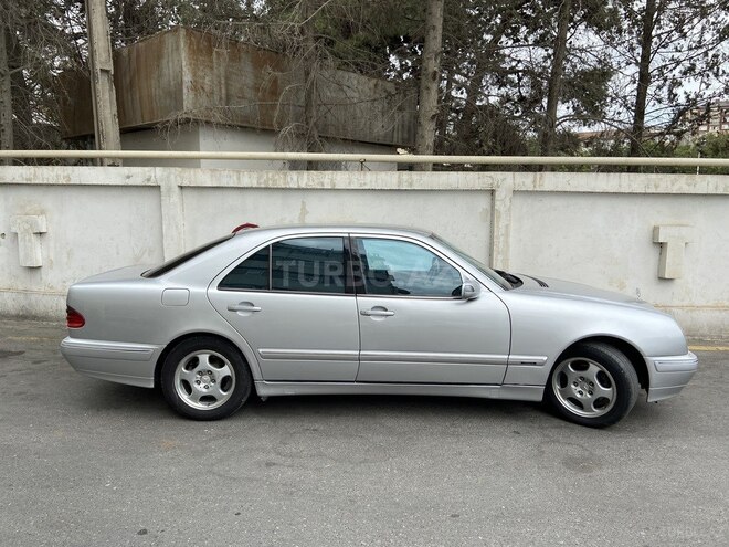 Mercedes E 220 2000, 422,689 km - 2.2 l - Bakı
