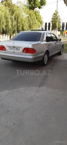 Mercedes E 240 1998, 356,900 km - 2.4 l - Göyçay