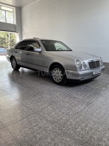 Mercedes E 240 1998, 356,900 km - 2.4 l - Göyçay