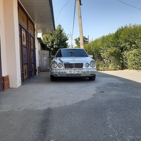 Mercedes E 240 1998, 356,900 km - 2.4 l - Göyçay