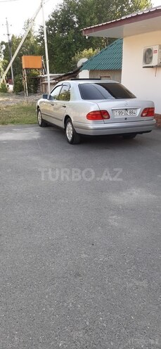 Mercedes E 240 1998, 356,900 km - 2.4 l - Göyçay