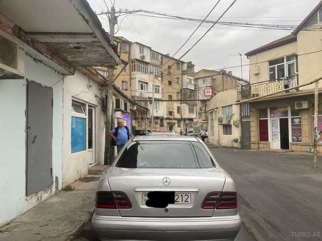 Mercedes E 220 2000, 389,000 km - 2.2 l - Bakı