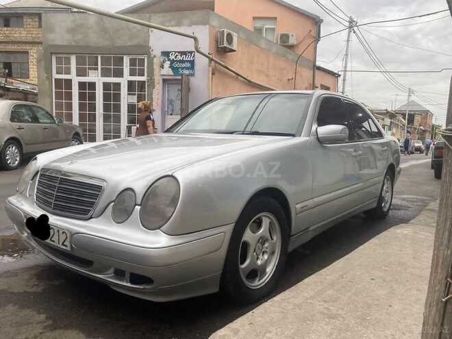 Mercedes E 220 2000, 389,000 km - 2.2 l - Bakı