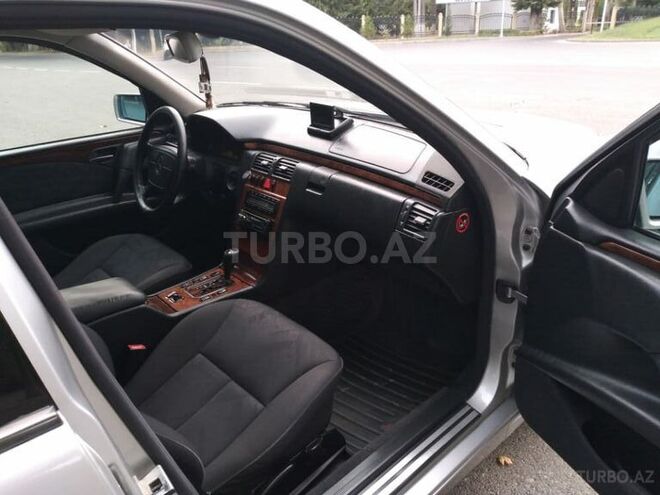 Mercedes E 240 1998, 231,000 km - 2.4 l - Mingəçevir