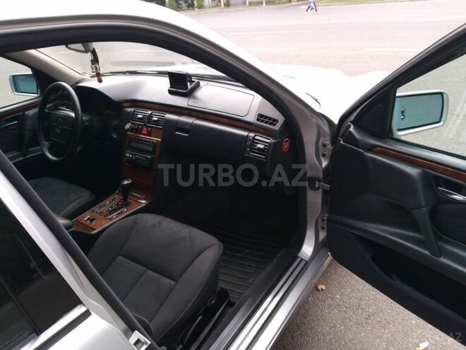 Mercedes E 240 1998, 231,000 km - 2.4 l - Mingəçevir